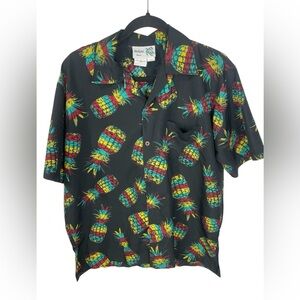 Makani Hawaii Men’s Medium Short Sleeve Pineapple Pattern Hawaiian Shirt GUC
